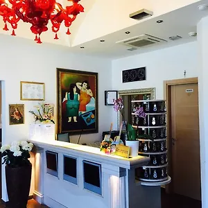 https://hotel-miami-lido-di-savio.emilia-romagnahotels.net